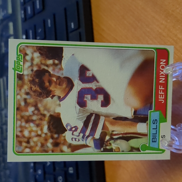 Lot - 1981 Topps + (2) 2021 Panini Prizm Football - Set #3 - Picture 5 of 14